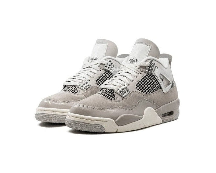 Air Jordan 4 Frozen Moments