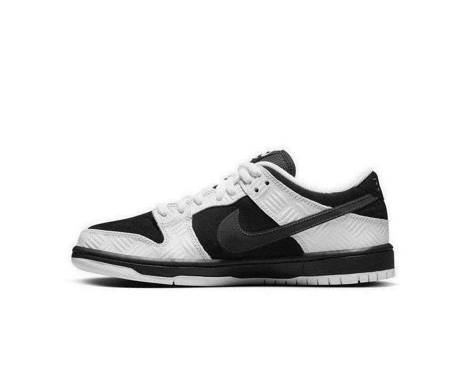 Nike SB Dunk Low TIGHTBOOTH