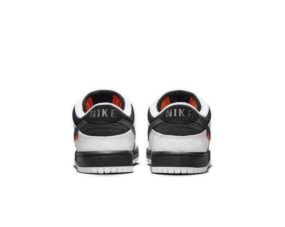 Nike SB Dunk Low TIGHTBOOTH