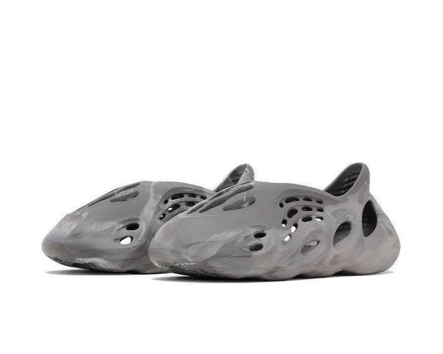 Yeezy Foam RNNR MX Granite