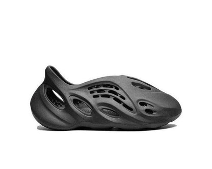 Yeezy Foam RNNR Carbon