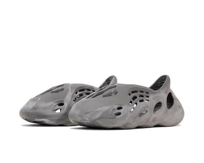 Yeezy Foam RNNR MX Granite